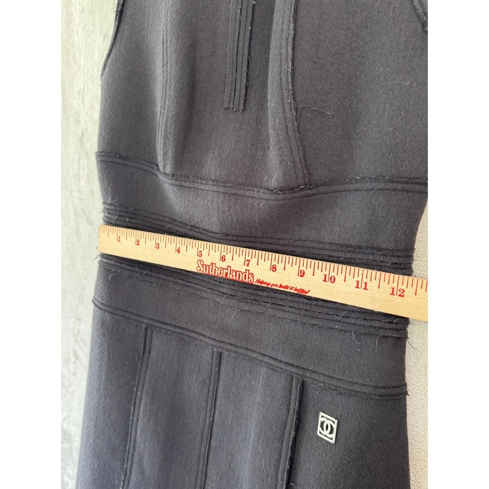 CHANEL sleeveless wool